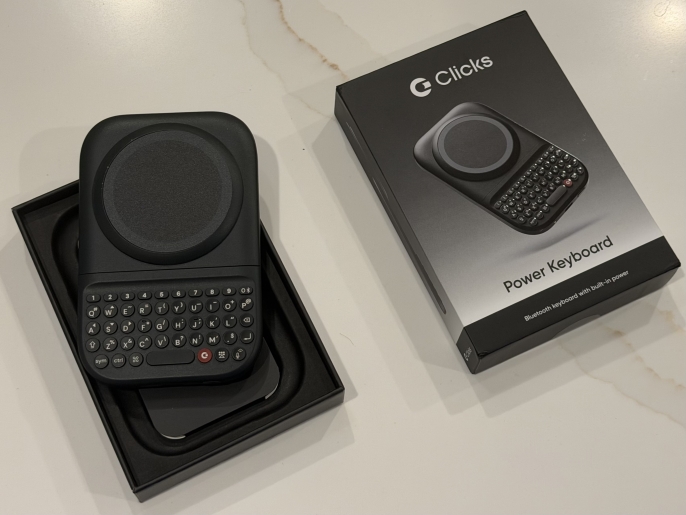 Clicks'in Power Keyboard'u, akıllı telefonlara fiziksel tuş takımı getiriyor