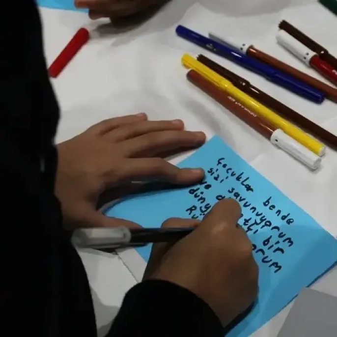 Çocuk hakları günü'nde küçük yüreklerden yüreği burkan çağrılar: Dünya çocuklarının feryadı!