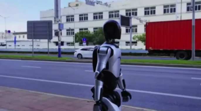 Dünya rekoru: İnsansı robot 106 kilometreyi 3 günde tamamladı!