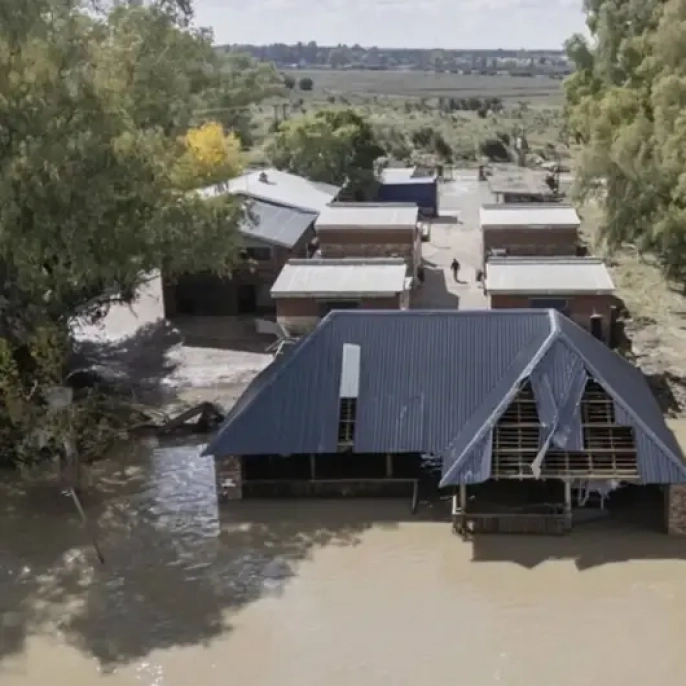 Durban'da yıkıcı sel: 4 can kaybı, arama kurtarma çalışmaları sürüyor