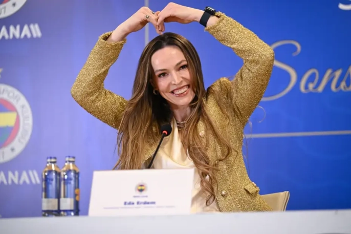 Eda Erdem Fenerbahçe'de kalıyor: 'Hayal bile edemezdim!
