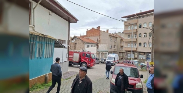 85 yaşındaki Fadime teyzenin evi başına yıkıldı: Mucize eseri kurtuldu