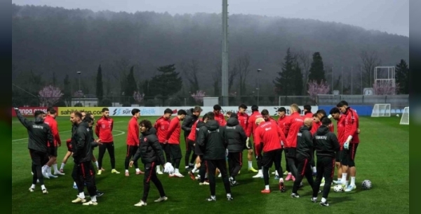 A Milli Futbol Takımı, Romanya maçı için antrenmanlarını sürdürüyor