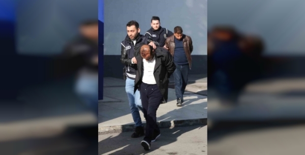Adana'da göçmen kaçakçılığı şebekesi çökertildi: Kişi başı 4 bin dolar alıyorlarmış