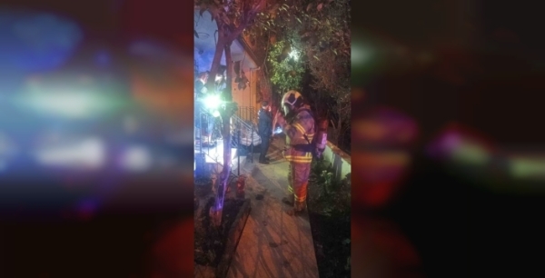Altınoluk'ta çıkan ev yangınında iki kişi hastaneye kaldırıldı