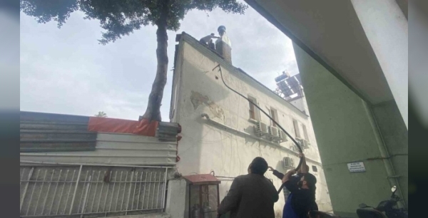 Antalya'da restoran bacasından yükselen dumanlar cami cemaatini bekletti: Korku dolu anlar!