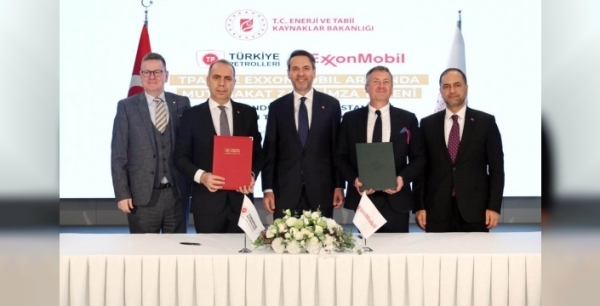 Bakan Bayraktar: Karadeniz ve Akdeniz’de yeni arama alanları için mutabakat zaptı imzalandı