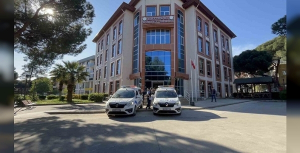 Bayındır'da uyuşturucu operasyonu: 4 kişi demir parmaklıklar ardında