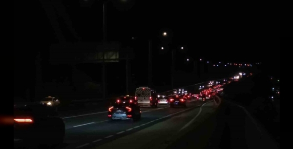 Bayram dönüşü kabusu: Tekirdağ-İstanbul yolu akşamı esir aldı