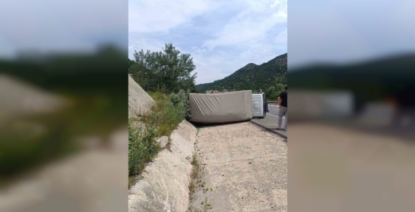 Bilecik'te kamyonet devrildi: Bir yaralı