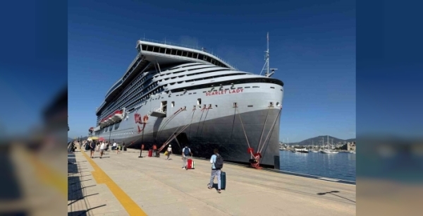Bodrum'a dev gemi ikinci kez demirledi, turist akını başladı