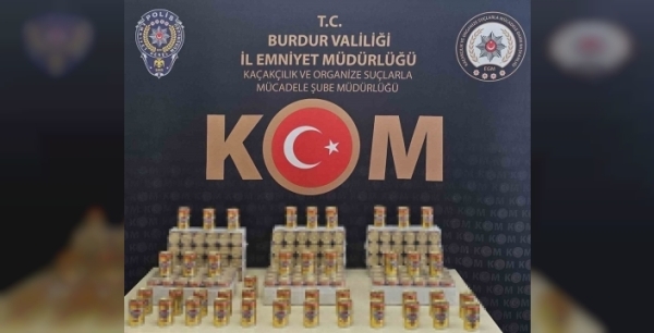 Burdur'da şok operasyon: Sahte alkol, kaçak sigara ve ruhsatsız silahlara geçit yok!
