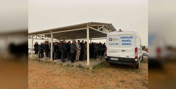 Burdur'daki kazada hayatını kaybeden anne ve oğul gözyaşlarıyla toprağa verildi