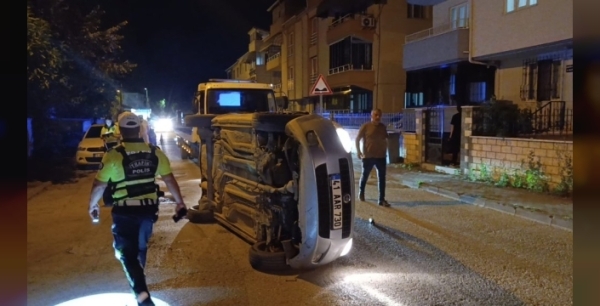 Bursa'da gece yarısı dehşeti: Park halindeki araca çarpan sürücü kayıplara karıştı