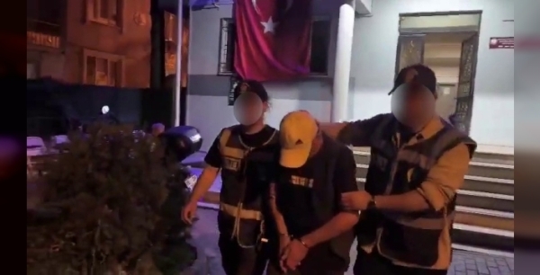 Bursa'da uyuşturucu kuryelerine darbe: 1 kilo esrar suya düştü, 4 isim polise takıldı