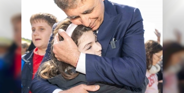 Cemil Tugay'dan 23 Nisan mesajı: En büyük gücümüz yetiştirdiğimiz nesiller