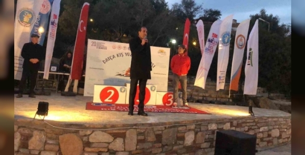 Datça'da 20. yıl coşkusu: Kış yüzme maratonunda ödüller sahipleriyle buluştu