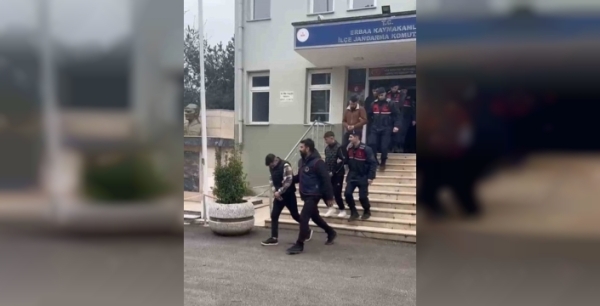 Erbaa'da bağ evinden hırsızlık yapan 6 kişi yakalandı