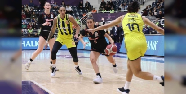Fenerbahçe Opet, ÇİMSA ÇBK Mersin'i mağlup etti