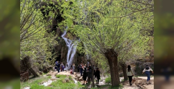 Girlevik Şelalesi, bayramda ziyaretçi akınına uğradı