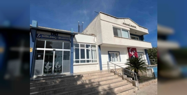 Güzelbahçe karıştı: Belediye Başkanı ve eşi gözaltında, rüşvet ve imar vurgunu iddiaları havada uçuşuyor!