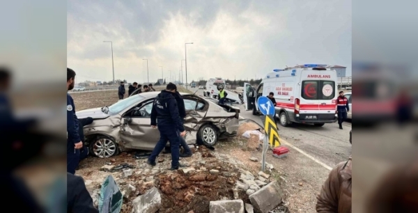 Kahta'da trafik kazası: 6 kişi yaralandı