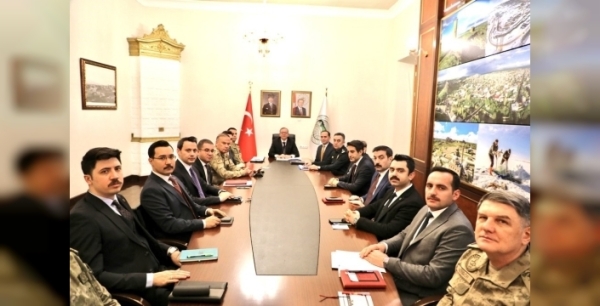 Kars'ta güvenlik toplantısı: Huzur ve güven için stratejiler belirlendi