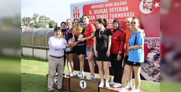 Köyceğiz'de raketler kapıştı: 225 veteran sporcu sahadaydı