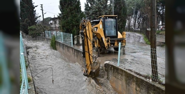 Manisa'da sağanak yağışa karşı dev seferberlik: Binlerce müdahale ile afet önlendi