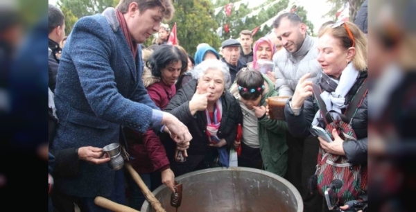 Mesir macunu için kazanın içine daldılar