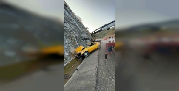 Muğla'da kaza: Savrulan otomobil hurdaya döndü, sürücü araçta sıkıştı