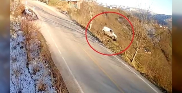 Ordu'da dudak uçuklatan kaza: Araç 30 metreden fındık bahçesine uçtu!