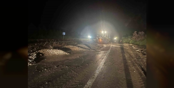 Sağanak, Osmaneli'de hayatı felç etti: Yol ulaşıma kapandı