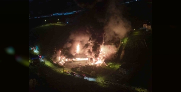 Samsun'da muz deposu yangını dron ile havadan görüntülendi