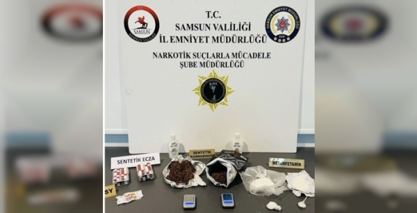 Samsun'da uyuşturucu tacirlerine büyük darbe: 3 ilçede 9 kişi yakalandı, devasa miktarda uyuşturucu ele geçirildi!