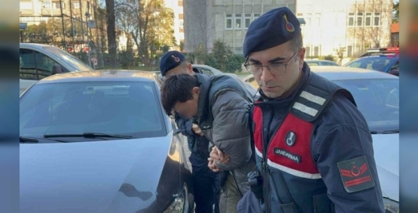 Samsun'da uyuşturucu ve silahla yakalanan şahıs adliyeye sevk edildi