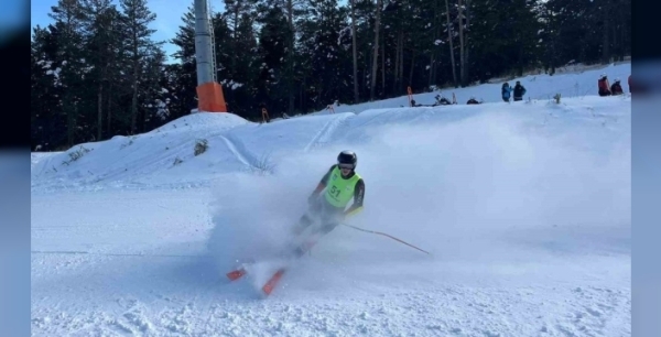 Sarıkamış'ta uluslararası kayak şöleni başladı, 21 ülkeden 126 sporcu kıyasıya yarışıyor