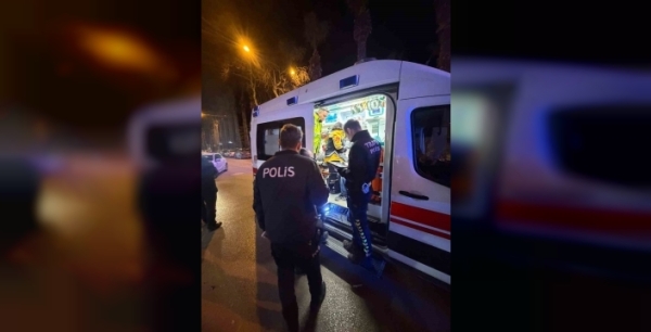 Sinop'ta motosiklet yayaya çarptı, iki kişi yaralandı