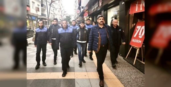 Sinop zabıtası kaldırım işgallerine geçit vermiyor: İşletmelere cezai işlem!