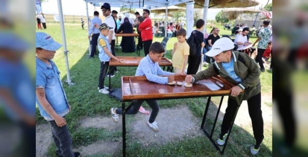 Sultan Sazlığı gökyüzü uçurtmalarla renklendi