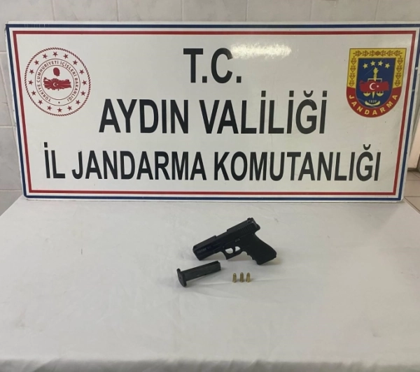 Şüphe üzerine durduruldu, tabanca ele geçirildi