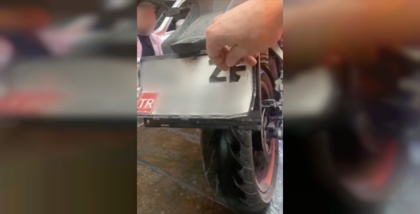 Tek teker üstünde akrobasi yapan sürücüye şok ceza: 390 bin TL!