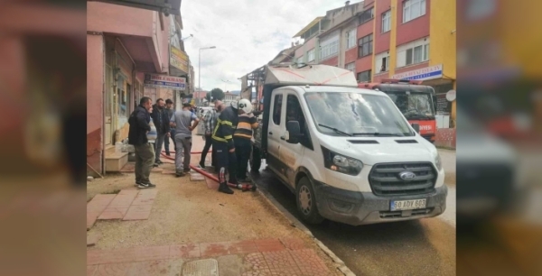 Tokat'ta park halindeki kamyonette jeneratörden çıkan kıvılcımlar paniğe yol açtı