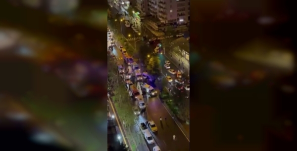 Yaya için direksiyonu kırdı, ağaca çarpıp 6 kişiyi yaraladı