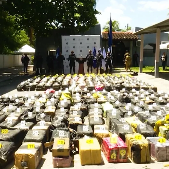 El Salvador denizlerinde nefes kesen operasyon: 6.7 ton kokain ele geçirildi