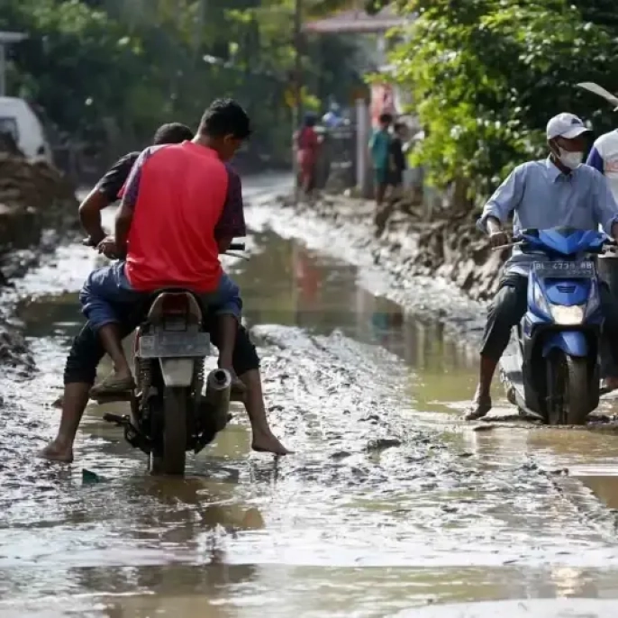 Endonezya'da sel felaketi: Can kaybı 753'e ulaştı, 504 kişi kayıp