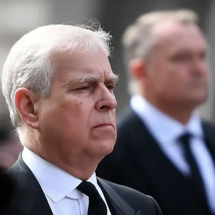 Epstein skandalı eski Prens Andrew'u vurdu: Tahttan indirilme tehlikesi!