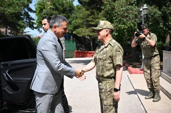 Vali Çiftçi'den Korgeneral Altuğ'a ziyaret