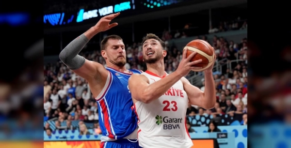 A Milli Erkek Basketbol Takımı, Sırbistan'ı yendi: Son 16'da İsveç ile karşılaşacak