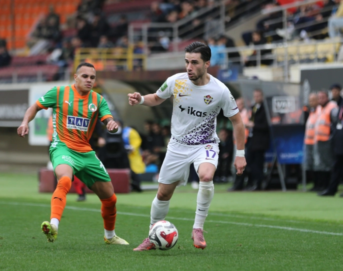 Eyüpspor'dan Alanyaspor'a karşı nefes kesen zafer: 3 gol ve akılalmaz bir gol!